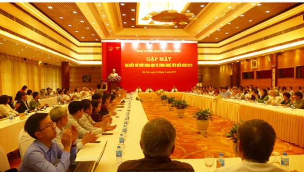 Gặp mặt trí thức khoa học và công nghệ tiêu biểu 2019