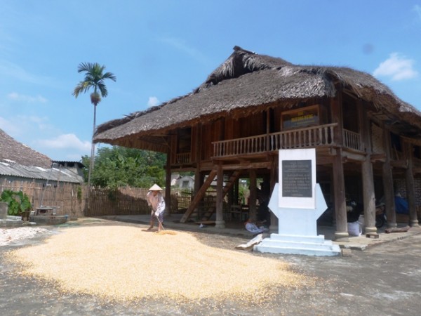 Về nơi “in dấu” chân Người