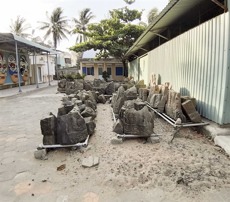 Di tích quốc gia đặc biệt cụm tháp Dương Long: Gần 12 năm, hơn 100 hiện vật “dãi nắng dầm mưa”