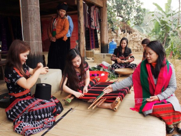 Người đánh thức những di sản văn hóa Tà Ôi