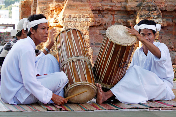 Chất thiêng trong nghệ thuật âm nhạc Chăm