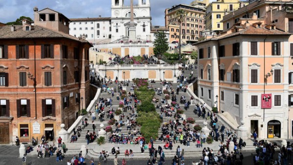 Italy "mạnh tay" phạt du khách để bảo vệ di sản