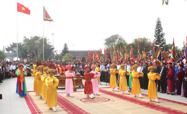 Tượng Mẫu Âu Cơ Bảo vật Quốc gia - Tinh hoa Đất Tổ