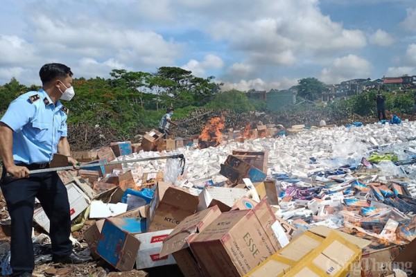 Gia Lai: Tiêu hủy hơn 106.000 bao thuốc lá điếu nhập lậu