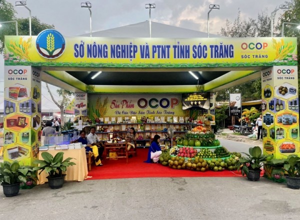 Sản phẩm OCOP tỉnh Sóc Trăng tham gia Hội chợ Xúc tiến thương mại sản phẩm OCOP và đặc sản vùng miền – Sóc Trăng năm 2022. Ảnh Phương Nghi.