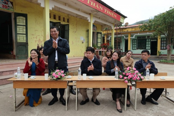 Ông Cao Văn Hoàn, Phó Bí Thư Thường trực Huyện ủy.