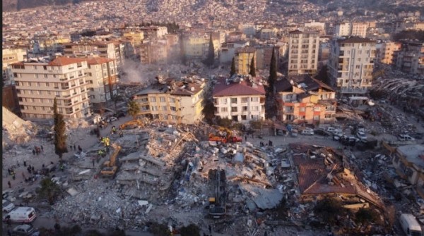 Các tòa nhà bị sập ở Antakya vào ngày 11/2/2023, sau trận động đất mạnh vừa xảy ra hôm 6/2 (Ảnh: AFP)