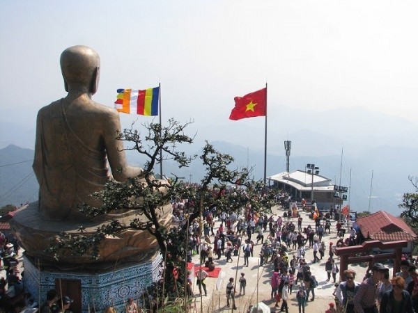 Chùa Đồng tọa lạc trên đỉnh non thiêng liêng, là điểm đến hấp dẫn tại lễ hội xuân Yên Tử