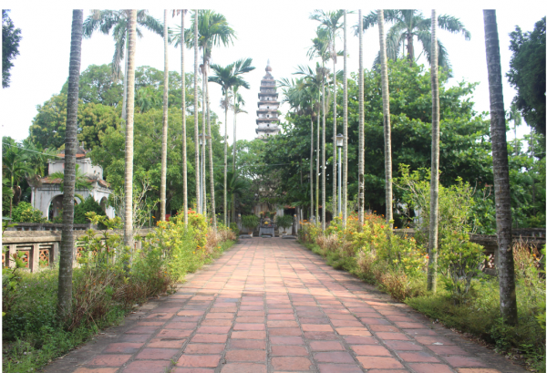 Chùa Tháp Phổ Minh (tỉnh Nam Định) đang thờ 3 bộ tượng gồm Phật hoàng Trần Nhân Tông nhập niết bàn với tư thế nằm nghiêng và tượng Pháp Loa, tượng Huyền Quang.