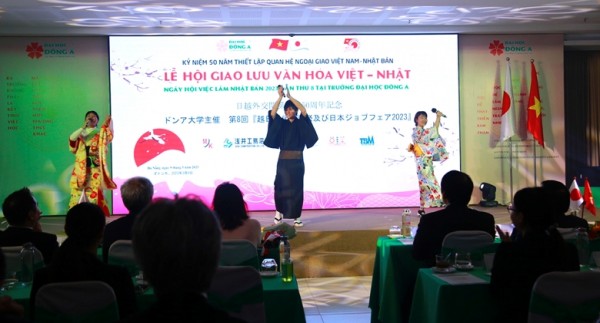 Lễ hội giao lưu văn hóa Việt – Nhật và Ngày hội việc làm Nhật Bản 2023 cũng là chương trình thường niên lần thứ 8 được tổ chức bởi Đại học Đông Á.