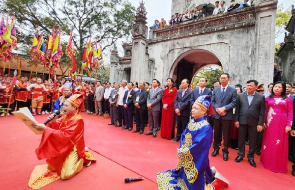 Đại diện lãnh đạo Trung ương và lãnh đạo tỉnh Thanh Hóa dự nghi lễ tại Đền Bà Triệu
