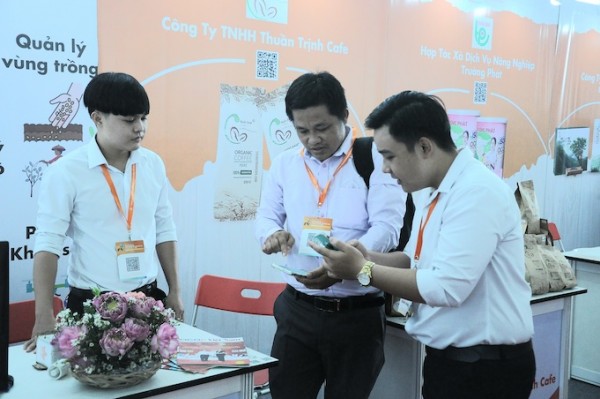 Chia sẻ quy trình số hoá quy trình sản xuất nông nghiệp. Ảnh: CK