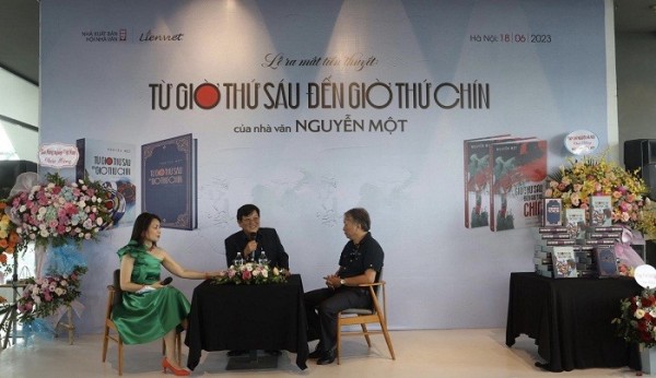 "Từ giờ thứ sáu đến giờ thứ chín": Cuốn tiểu thuyết có góc nhìn khác và mới mẻ hơn về cuộc chiến tranh Việt Nam