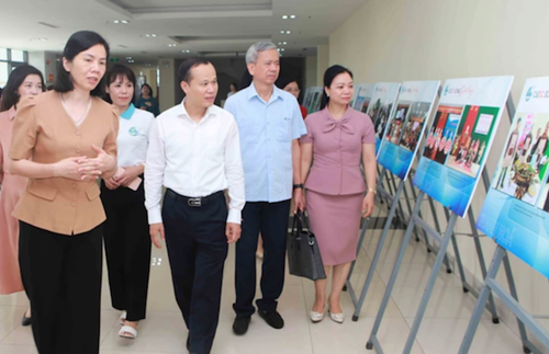 “Xóa bỏ các tập tục văn hóa có hại cho sức khỏe, thực hiện nếp sống văn hóa mới”