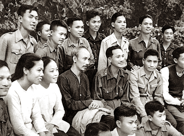 Tinh thần đoàn kết dân tộc và đoàn kết quốc tế trong tư tương Hồ Chí Minh