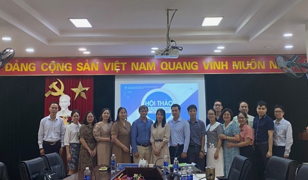 Các đại biểu tham gia Hội thảo khoa học