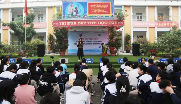 TUYÊN TRUYỀN, GIÁO DỤC PHÁP LUẬT VÀ KỸ NĂNG SỐNG CHO HỌC SINH VỊ THÀNH NIÊN TẠI THÀNH PHỐ HÀ NỘI