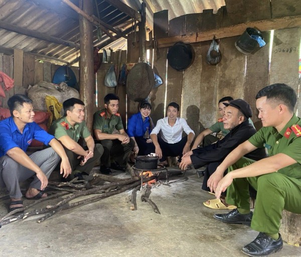 PHÒNG AN NINH ĐỐI NGOẠI, CÔNG AN TỈNH TUYÊN QUANG - “ĐIỂM SÁNG” TRONG THỰC HIỆN PHONG TRÀO “DÂN VẬN KHÉO”