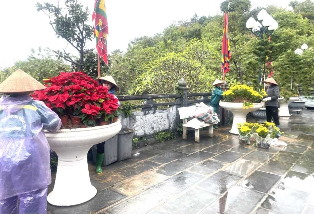 Công tác chỉnh trang tại đền Cửa Ông đang được khẩn trương hoàn thiện