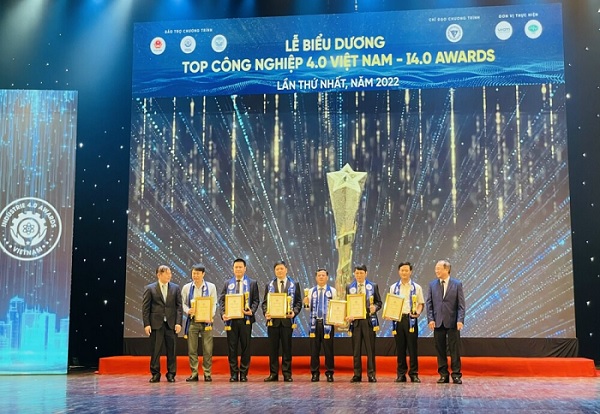 16 địa phương tiên phong trong công cuộc cách mạng công nghiệp lần thứ tư và chuyển đổi số khối hành chính nhà nước được trao giấy chứng nhận và biểu trưng tại TOP Công nghiệp 4.0 Việt Nam lần thứ nhất năm 2022.