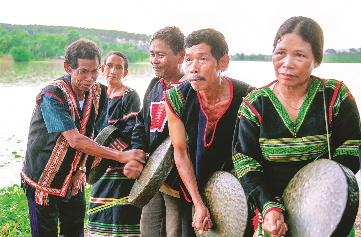 Sau 4 năm hình thành và đi vào hoạt động, đội chiêng bon Jarah giờ đây luôn có mặt tại mọi hội diễn văn nghệ quần chúng của xã Nâm Nung và cả huyện Krông Nô. Đặc biệt là lớp trẻ ngày càng thêm trân quý và nâng cao ý thức gìn giữ bản sắc văn hóa dân tộc.