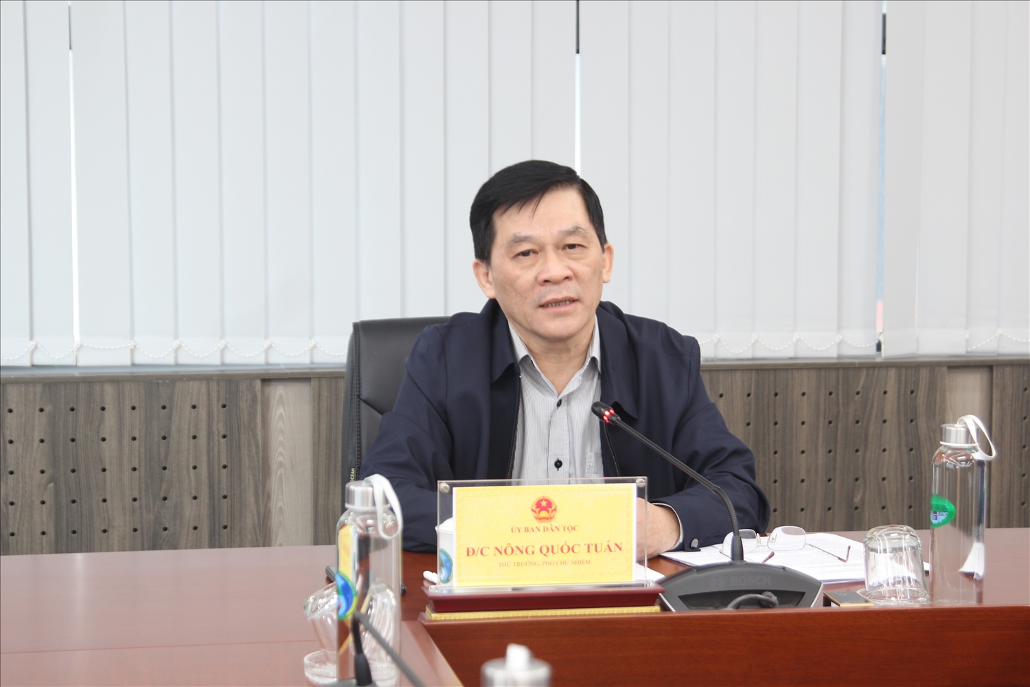 Thứ trưởng, Phó Chủ nhiệm UBDT Nông Quốc Tuấn chủ trì cuộc họp
