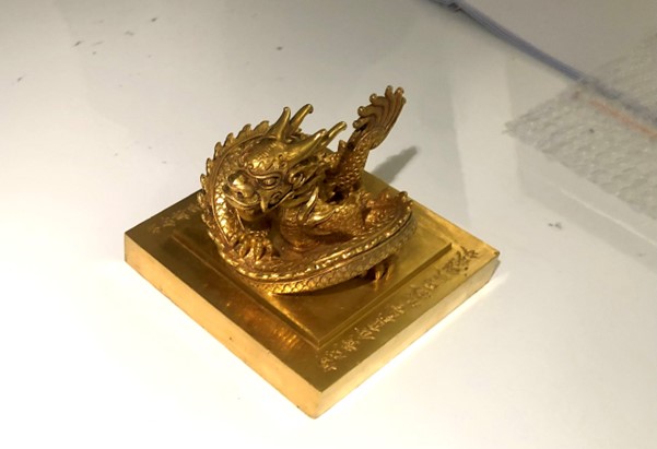 Ấn vàng "Hoàng đế chi bảo" - Ảnh: Cục Di sản Văn hóa
